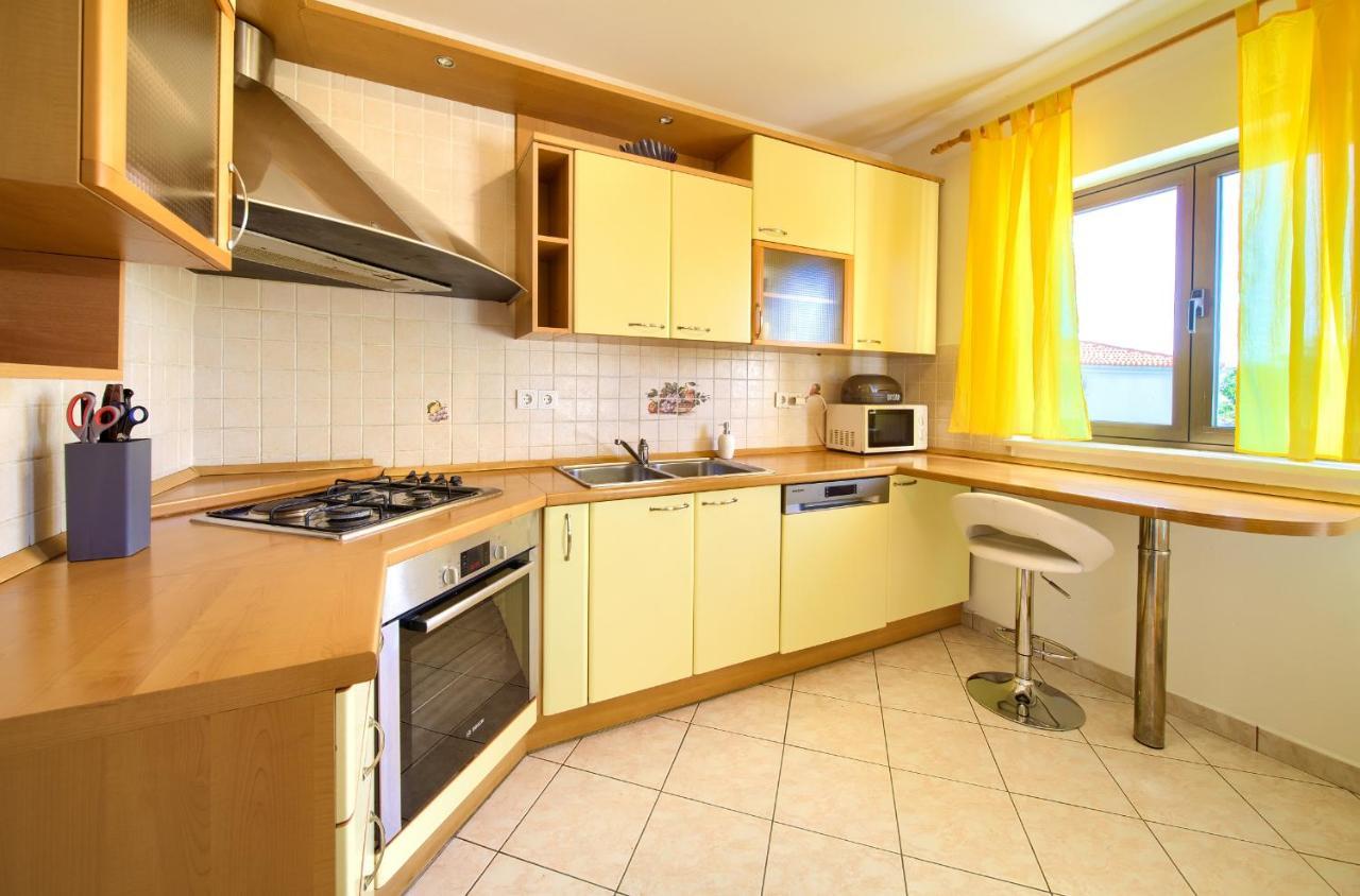 Apartment Lidija Krk Town Exterior foto