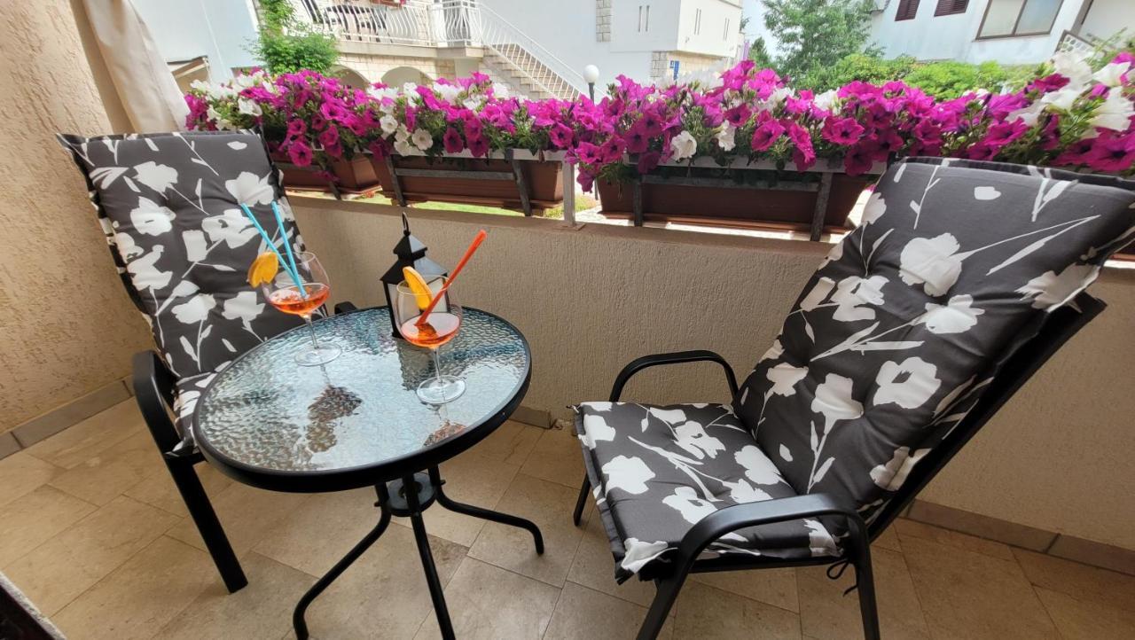 Apartment Lidija Krk Town Exterior foto