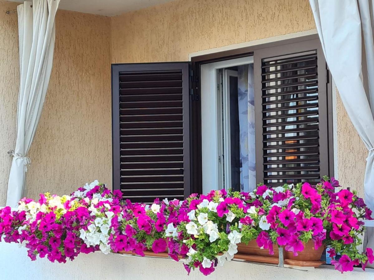 Apartment Lidija Krk Town Exterior foto